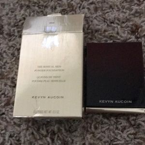 Kevyn Aucoin powder foundation